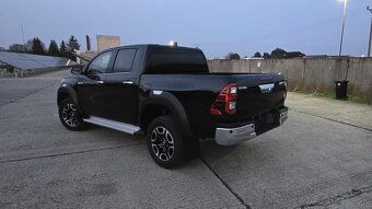 Toyota Hilux 2.8 D Double Cab 6AT Executive - 6