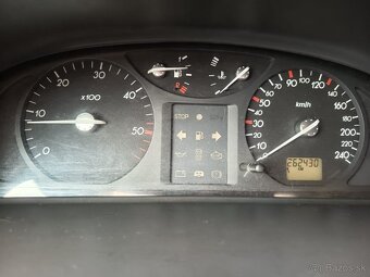 Renault Laguna 1.9 dCi (88kW), rok 2002 – spoľahli - 6