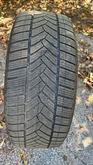 09.	Audi E-tron 255/55 r19 - 6