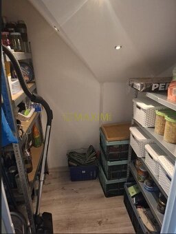 Veľkopriestorový dvojgeneračný 6 izbový dom s potenciálom – - 6