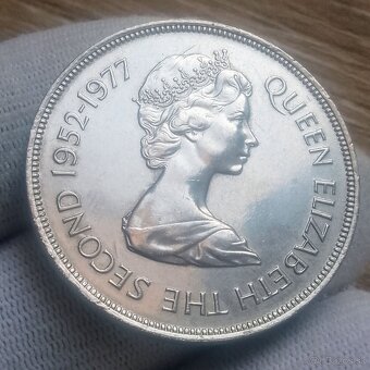 Mince Elizabeth II. - 6