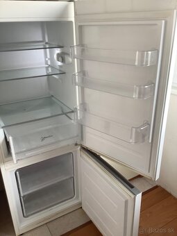 Kombinovaná chladnička. Výška 156 cm. znížená cena - 6