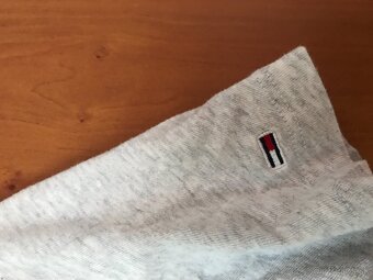 TOMMY HILFIGER originál sive damske tricko M - 6