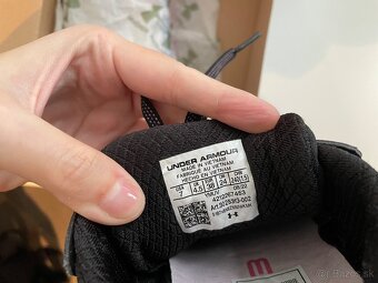 NOVE damske tenisky znacky Under Armour - 6