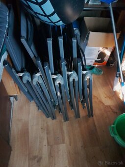 Stol novy nerozbaleny + 4 stolicky + maly stol - 6