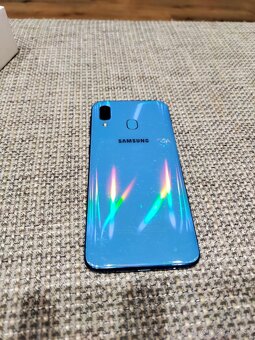 Samsung Galaxy A40 64GB Modry - 6