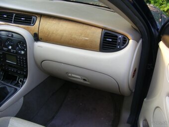 Jaguar X-type 2.5 benzín na ND - 6