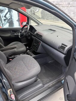 Predam Volkswagen Sharan 1.9 85kw 6rychlostny manuál - 6