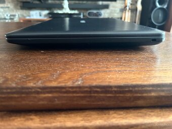 Predám notebook Asus VivoBook 15... - 6
