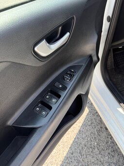 Kia Rio 1.4 MPi AT Silver - 6
