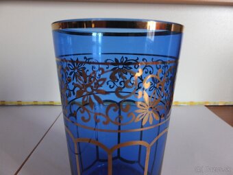 Krásné modré sklenice, bohatě zlacené. obsah 220 ml. - 6