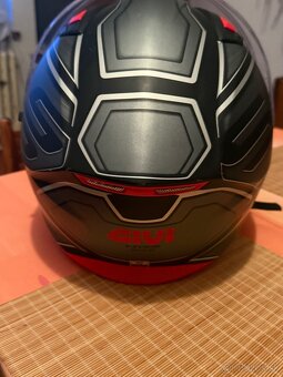 Prilba značky givi - 6
