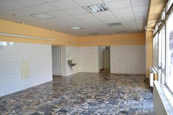 HOLÍČ na predaj budova v blízkosti centra mesta - 6