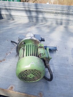 Elektromotor 1.1 kw s prevodovkou - 6