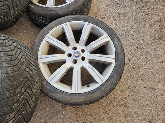 zimní r22" alu kola 5x120 10jx22 et50 pneu 275/40 - 6