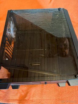 Predám PC skriňu GameMax Revolt - 6