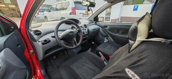 Toyota Yaris 1.0 - 6