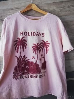 Taška plná dámskeho oblečenia - 6