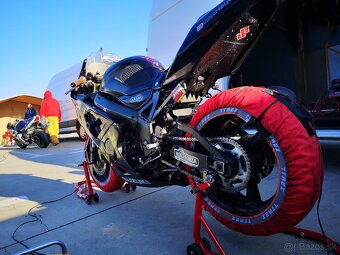 Predám okruhovku suzuki gsxr 600 k4 - 6