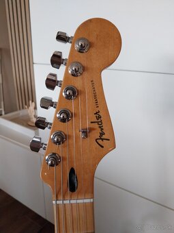 Fender Stratocaster - 6