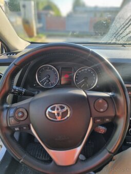 Toyota Auris Touring Sports 1.6 l Valvematic - 6
