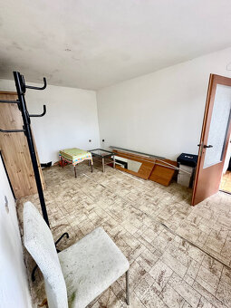 Starší rodinný dom na veľkom pozemku 1273 m2, Brestovany - 6