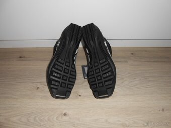 Predam nove bezkarske topanky znacky MC KINLEY ACTIVE - 6