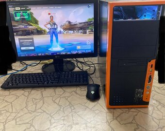 Predám starší herný pc i5 8 gb ram sdd 120 gb R9 200 3 gb gp - 6