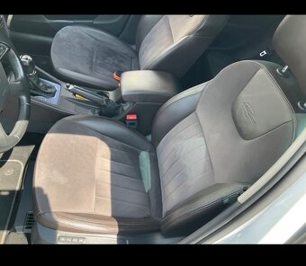 SKODA OCTAVIA COMBI 2.0 TDi LAURIN & KLEMENT FULL FULL TOP - 6