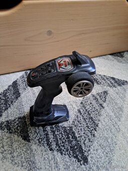 Rc auto 4x4 - 6