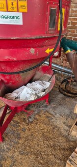 Predám šrotovník s váhou a miešarňou krmív AGROING - 6