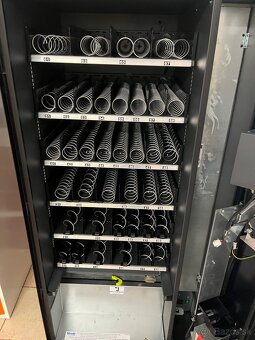 Predam predajný automat Vendo - 6
