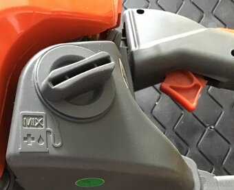 Benzínová motorová píla Oleo-Mac 937 - výborný stav - 6