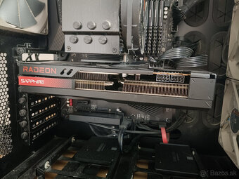 AMD Sapphire PULSE Radeon RX 7700 XT 12GB - 6