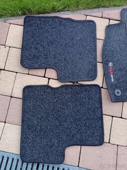 Predám velurove /textilné /auto koberce na opel corsa E. - 6
