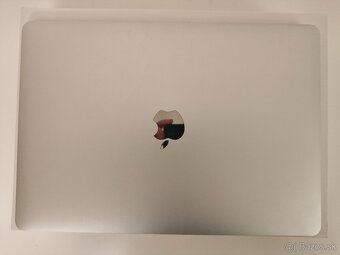 MacBook Pro 2017 | i5 • 8GB • 256GB SSD - 6