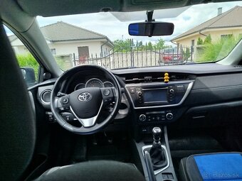 Predam Toyotu Auris - 6