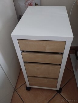 Písací stôl a suplikovy regál Ikea - 6