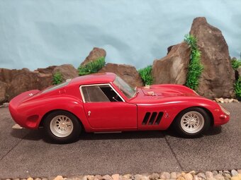 Prodám model 1:12 Ferrari 250GTO 1962 - 6