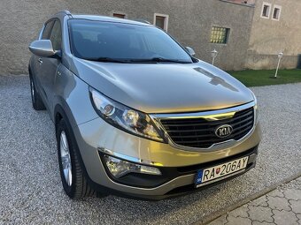 Kia Sportage 2.0 CRDi AWD - 6