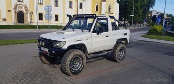 Toyota land cruiser lj73 - 6