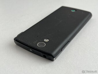 Sony Ericsson Xperia ray - 6