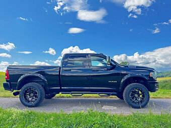 DODGE RAM 2500 HEAVY DUTY 6.4 HEMI LARAMIE – LED LIFT - 6