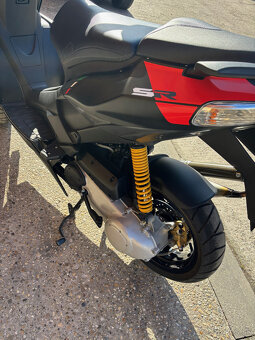 APRILIA SR50 - 6