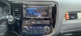 MITSUBISHI OUTLANDER 2.2D AUTOMAT 4x4 7-MIESTNE FULL VÝBAVA - 6