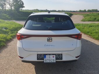 Predám Seat Leon Combi Style 2.0 Tdi DSG 4x4 Virtual cockpit - 6