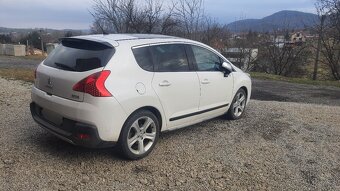 Peugeot 3008 Hybrid4 - 2.0 Diesel 4X4 - 6