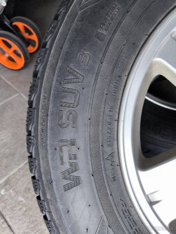 Predám pneu Nokian a elektróny 215/70 r16 - 6