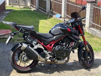 Predam Hondu CB750 Hornet 2023 - 6