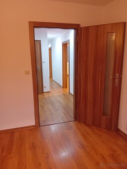 Na predaj pekný prerobený 3 izb.byt  v peknom prostredí - 6